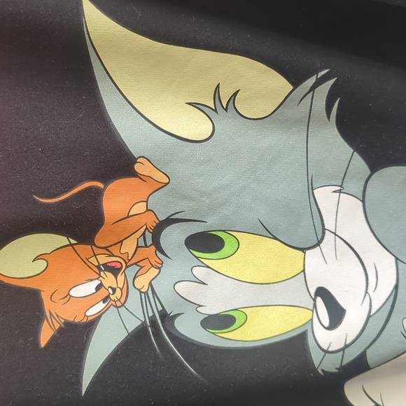 Tom & Jerry. Women's Graphic Oversized Sweater. Size Large. - Picture 5 of 7